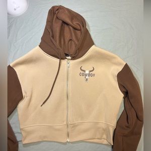 GRAPHIC SWEATERS/HOODIES